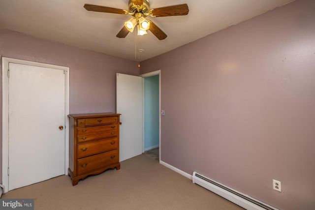 419 CENTER, Stowe, PA 19464