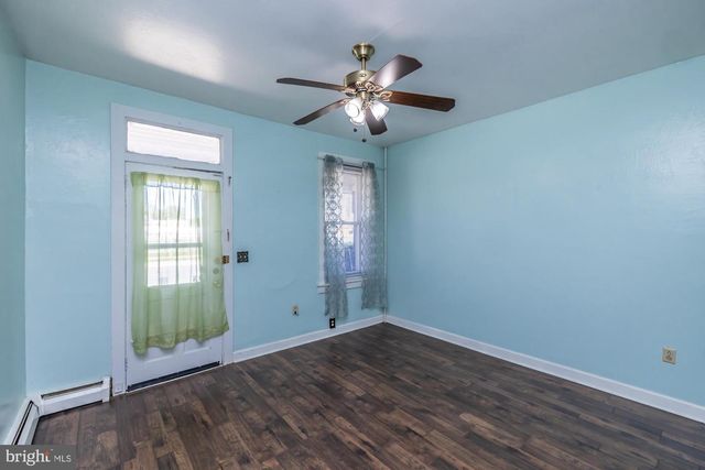 419 CENTER, Stowe, PA 19464