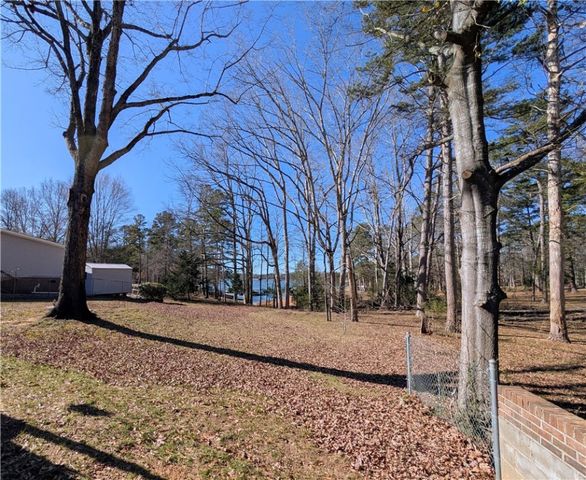 110 Crosby Drive, Fair Play, SC 29643