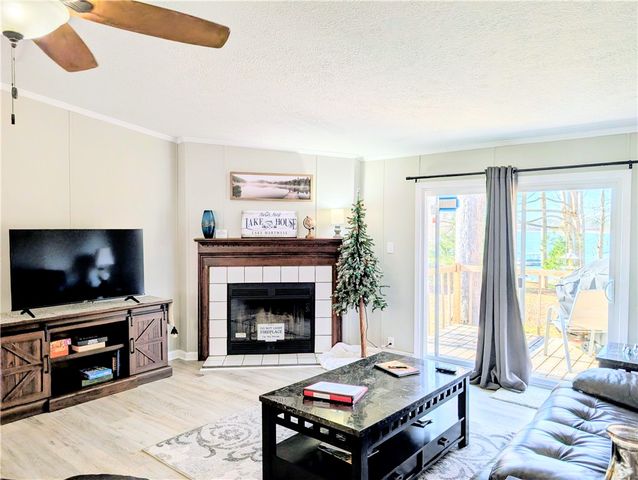 110 Crosby Drive, Fair Play, SC 29643