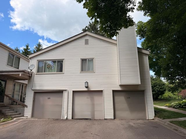 118 Avignon Court, Woodbury, MN 55125