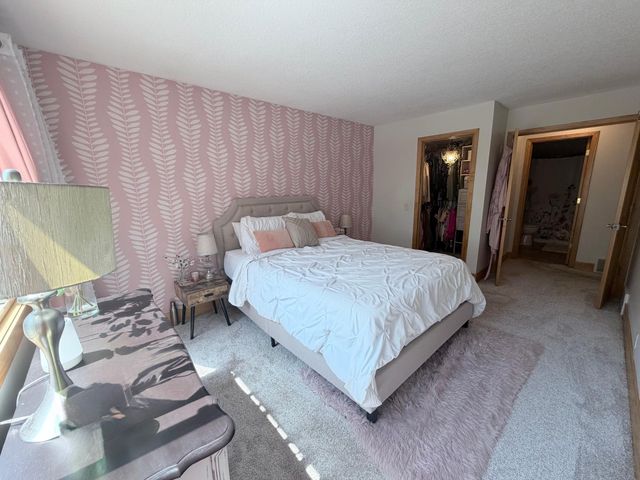 118 Avignon Court, Woodbury, MN 55125