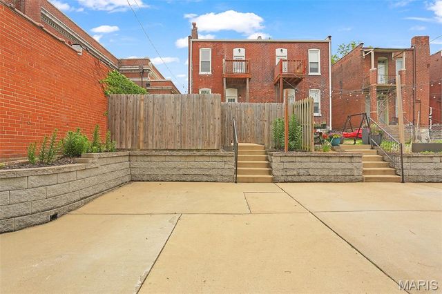 2207 Indiana Avenue, St Louis, MO 63104