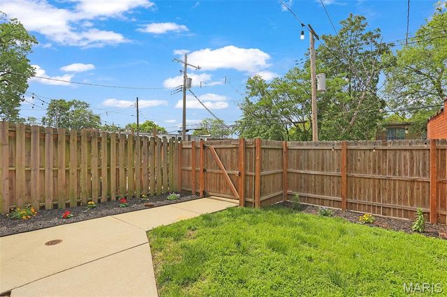 2207 Indiana Avenue, St Louis, MO 63104