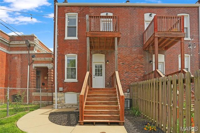 2207 Indiana Avenue, St Louis, MO 63104