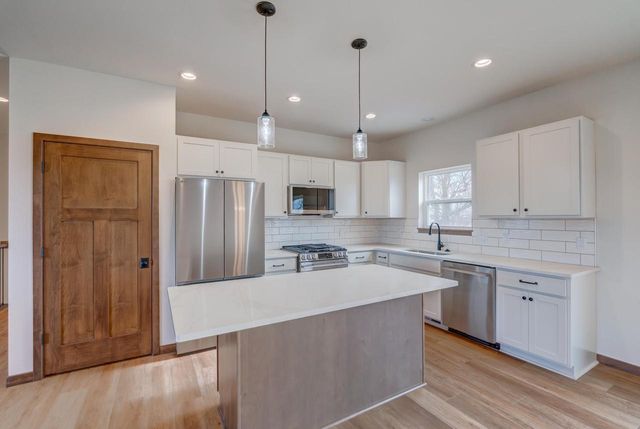103 Graelyn Circle, Barneveld, WI 53507