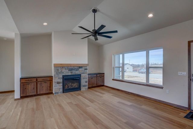 103 Graelyn Circle, Barneveld, WI 53507