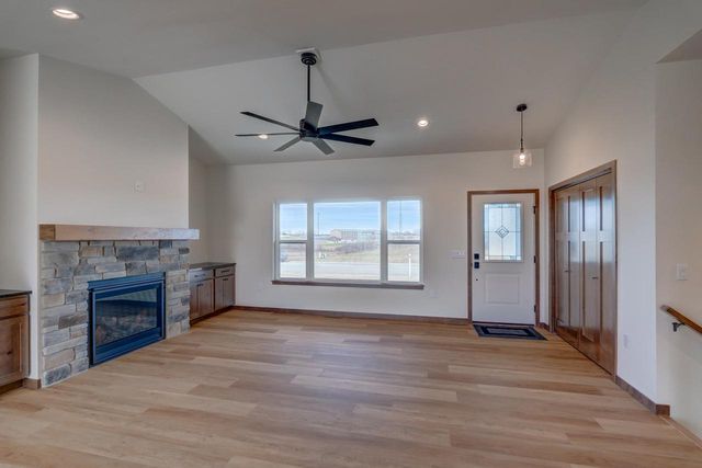 103 Graelyn Circle, Barneveld, WI 53507