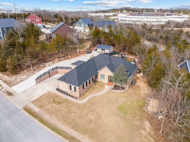 109 Cottonwood Circle, Branson, MO 65616