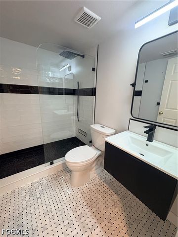 47 Bennington DR 3, Naples, FL 34104