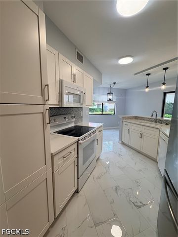 47 Bennington DR 3, Naples, FL 34104