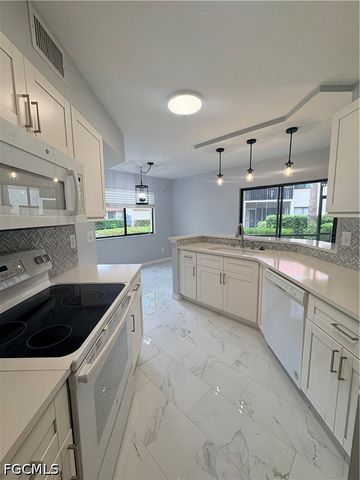 47 Bennington DR 3, Naples, FL 34104
