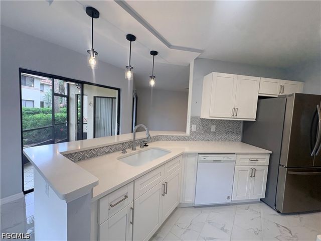 47 Bennington DR 3, Naples, FL 34104