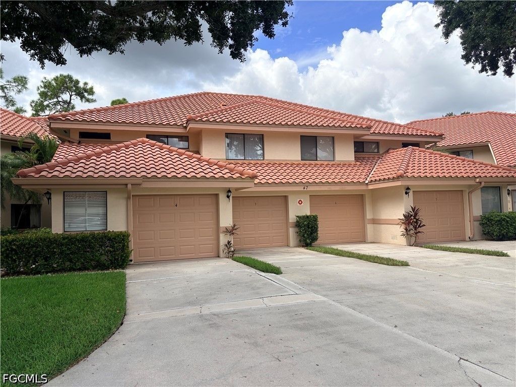 47 Bennington DR 3, Naples, FL 34104