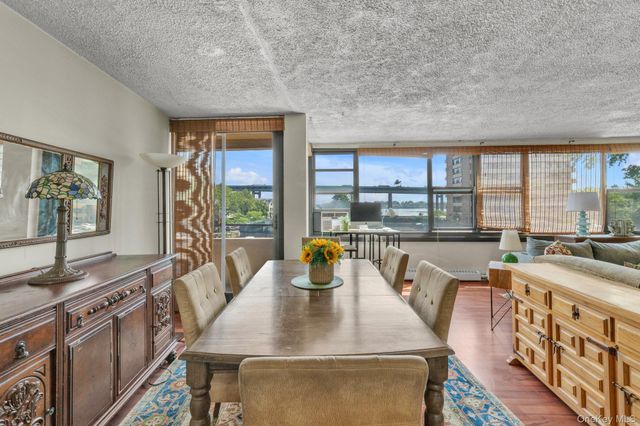 9-15 166 Street 3A, Beechhurst, NY 11357