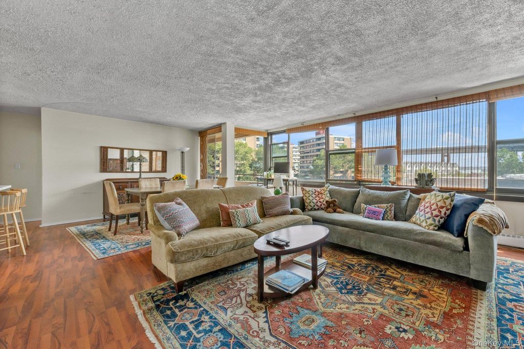 9-15 166 Street 3A, Beechhurst, NY 11357