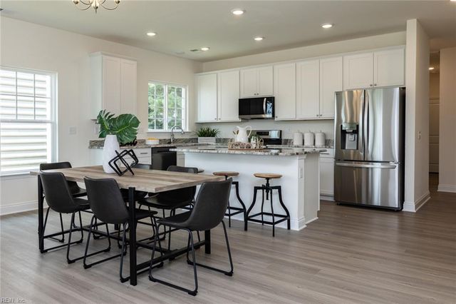 2011 Carroll Brinkley WAY, Suffolk, VA 23434