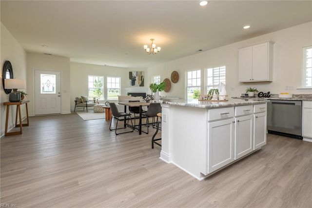 2011 Carroll Brinkley WAY, Suffolk, VA 23434
