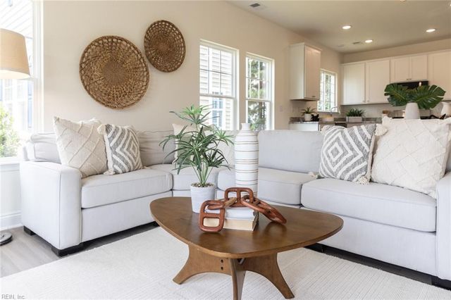 2011 Carroll Brinkley WAY, Suffolk, VA 23434