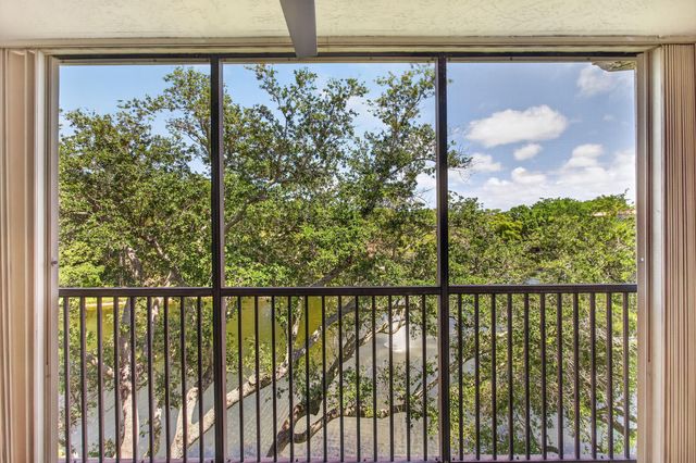 1862 Hammock Boulevard 416, Coconut Creek, FL 33063