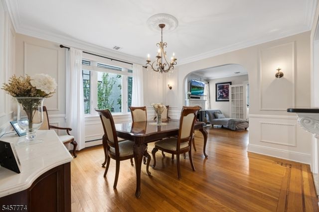 84 Vanderburgh Ave, Rutherford Boro, NJ 07070