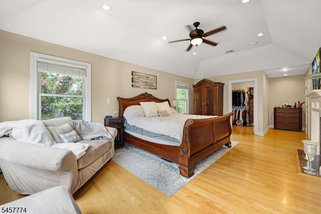 84 Vanderburgh Ave, Rutherford Boro, NJ 07070