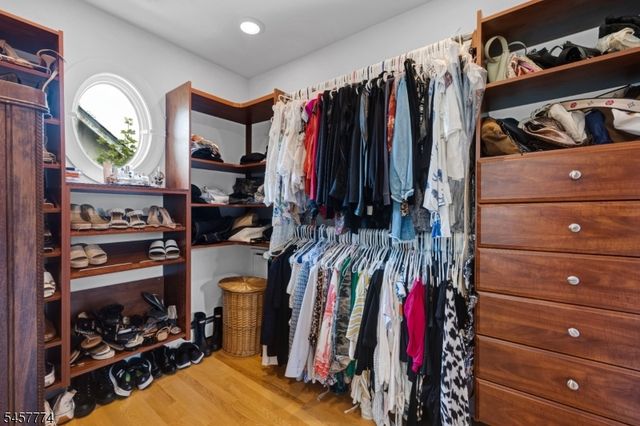 84 Vanderburgh Ave, Rutherford Boro, NJ 07070