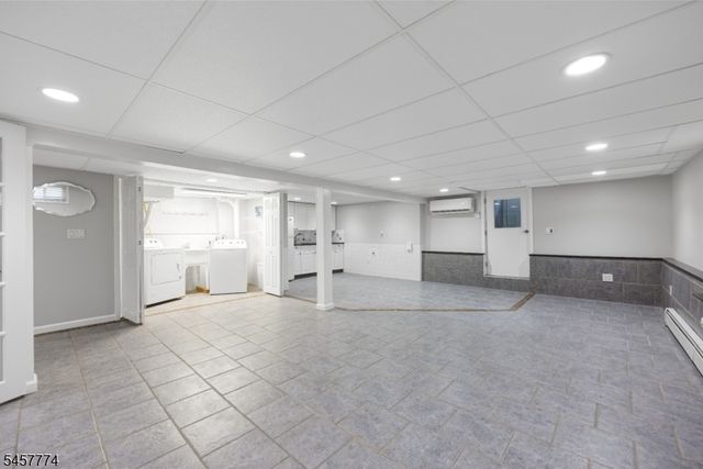 84 Vanderburgh Ave, Rutherford Boro, NJ 07070