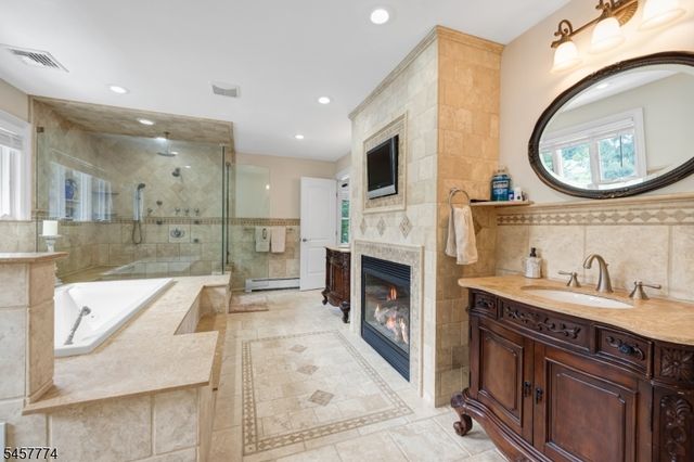 84 Vanderburgh Ave, Rutherford Boro, NJ 07070