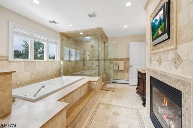 84 Vanderburgh Ave, Rutherford Boro, NJ 07070