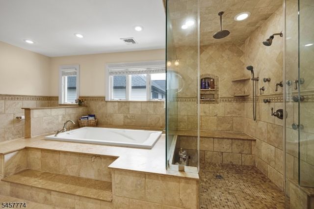 84 Vanderburgh Ave, Rutherford Boro, NJ 07070