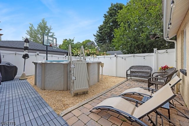 84 Vanderburgh Ave, Rutherford Boro, NJ 07070