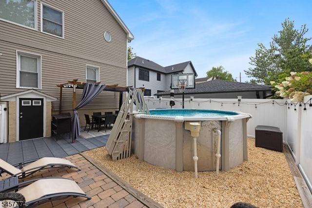 84 Vanderburgh Ave, Rutherford Boro, NJ 07070