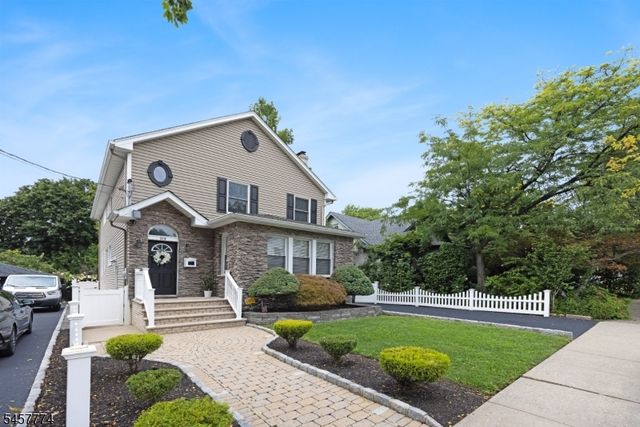 84 Vanderburgh Ave, Rutherford Boro, NJ 07070