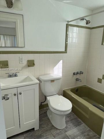 495 NW 43rd Court 1, Oakland Park, FL 33309