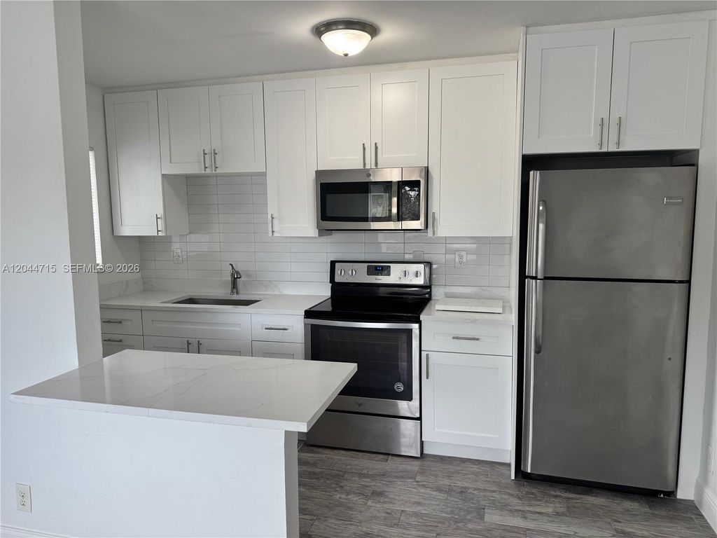 495 NW 43rd Court 1, Oakland Park, FL 33309
