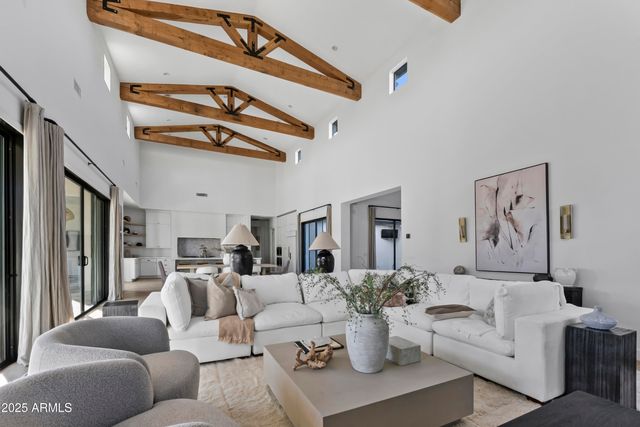 2753 E HUMMINGBIRD Way, Gilbert, AZ 85297