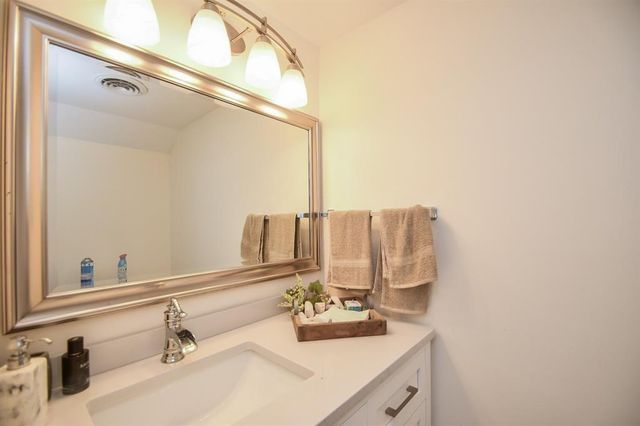 6304 Riverview Way, Houston, TX 77057