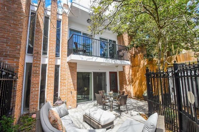 6304 Riverview Way, Houston, TX 77057