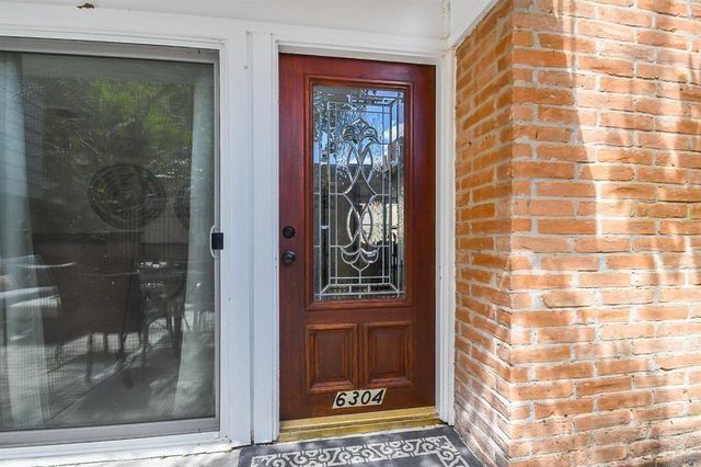 6304 Riverview Way, Houston, TX 77057