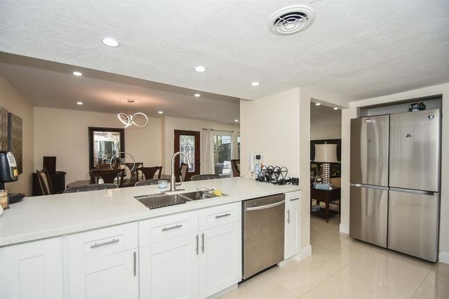 6304 Riverview Way, Houston, TX 77057