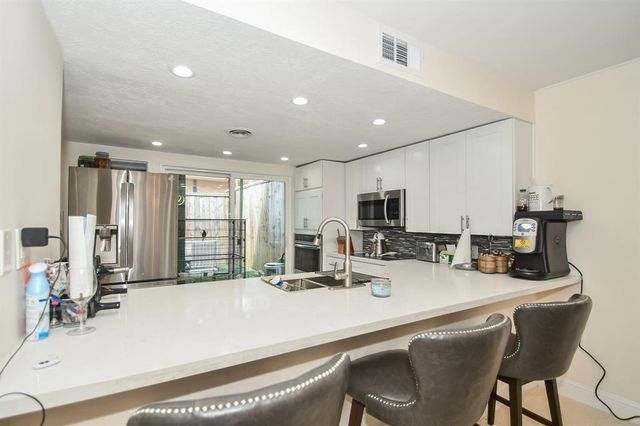 6304 Riverview Way, Houston, TX 77057