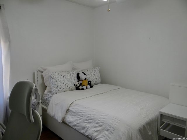 1051 Country Club Dr Apt 16, Seguin, TX 78155