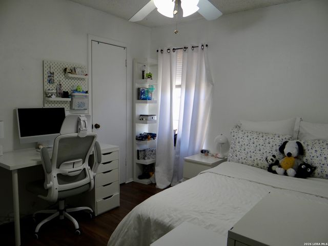 1051 Country Club Dr Apt 16, Seguin, TX 78155