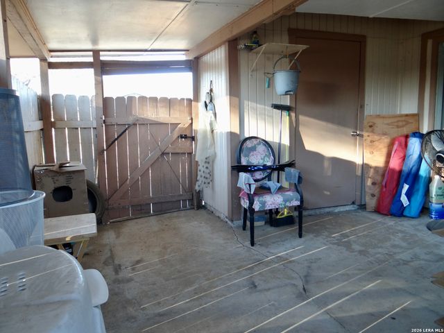 1051 Country Club Dr Apt 16, Seguin, TX 78155