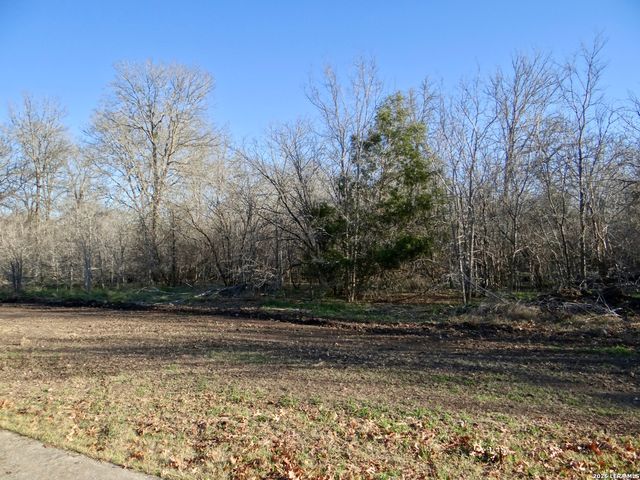 1051 Country Club Dr Apt 16, Seguin, TX 78155