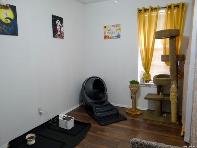 1051 Country Club Dr Apt 16, Seguin, TX 78155