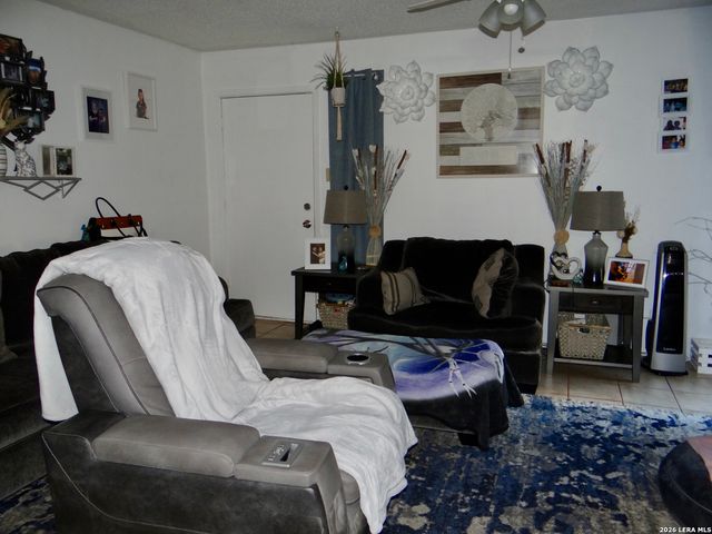 1051 Country Club Dr Apt 16, Seguin, TX 78155