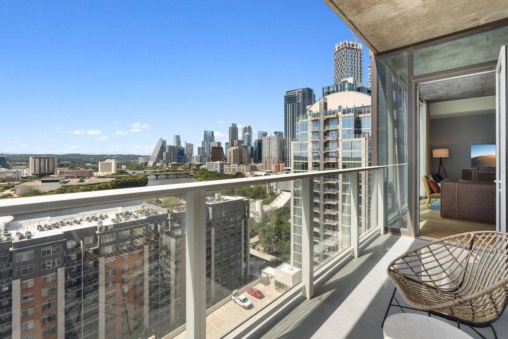 48 East Ave 2010, Austin, TX 78701