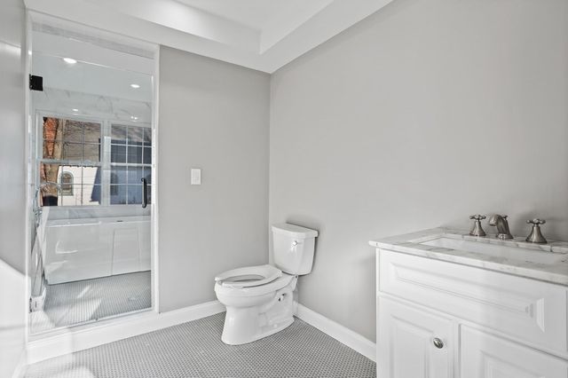 144 Lincoln Road 1, Lincoln, MA 01773